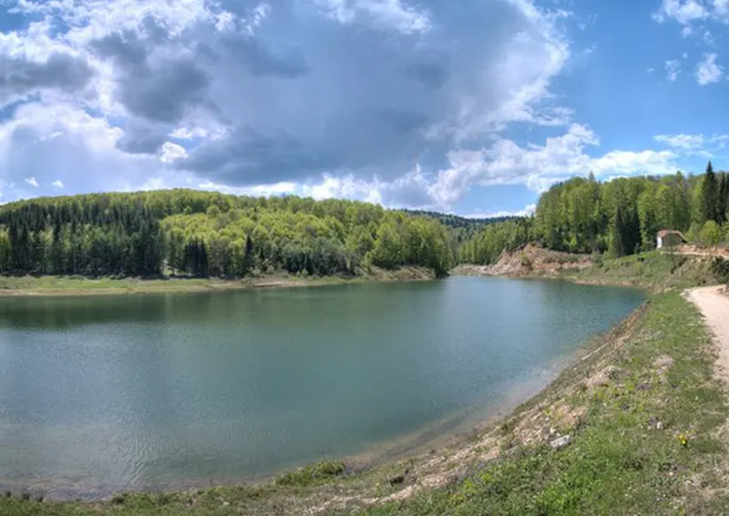 Jezero na Goču